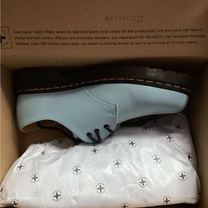 Dr. Martens air wave (US WOMANS 8) (US MENS 7) Card Blue Smooth NWT